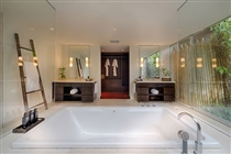 Ensuite bathtub